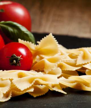 Kuru İtalyan makarna farfalle