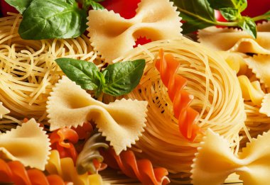 Karışık makarna, seçici odak