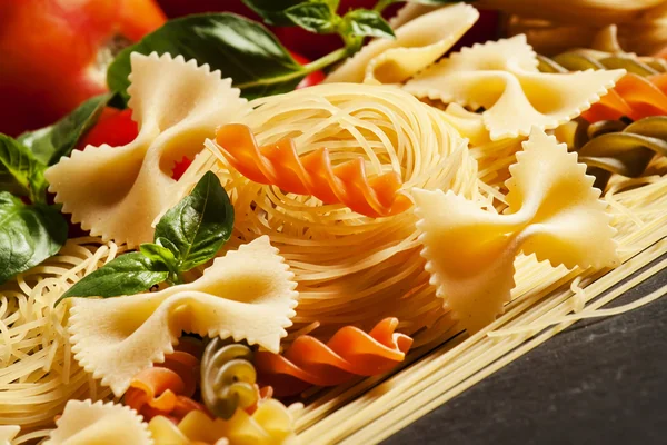 Diverse Pasta, selectieve aandacht — Stockfoto