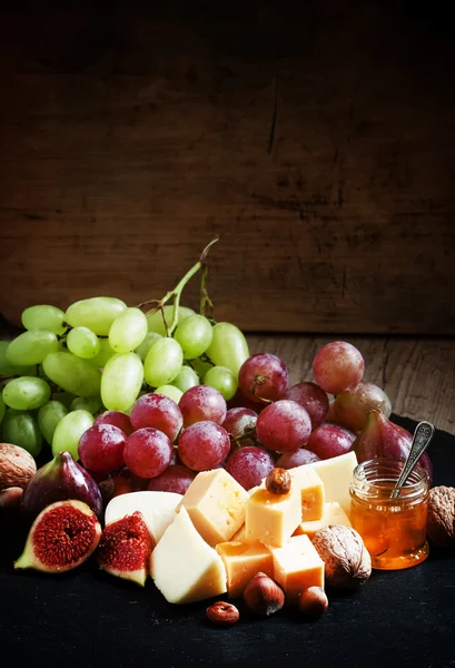 Snack plato para vino — Foto de Stock