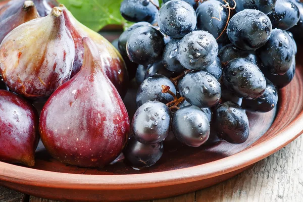 Figues mûres et raisins — Photo