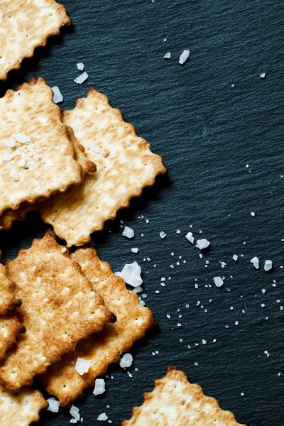 Galletas doradas crujientes —  Fotos de Stock