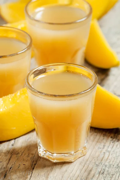 Fresh mango juice — Stock Photo, Image