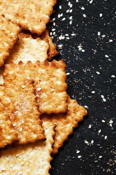 Zoete crackers, sesam, suiker korrels — Stockfoto