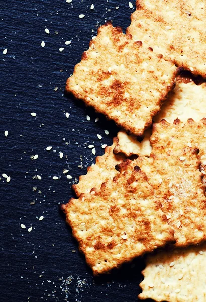 Galletas dulces, sésamo, granos de azúcar —  Fotos de Stock