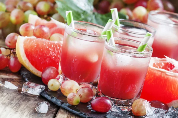 Виноград грейпфрут коктейль — стокове фото