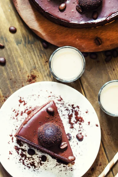 Stück Schokoladenkuchen — Stockfoto