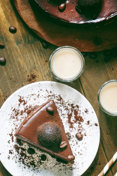 Stück Schokoladenkuchen — Stockfoto