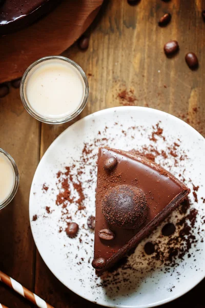 Stück Schokoladenkuchen — Stockfoto