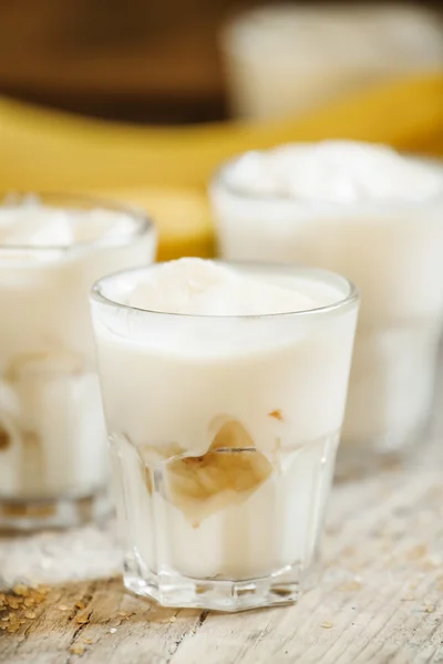 Fresh homemade banana yogurt — Stock Photo, Image