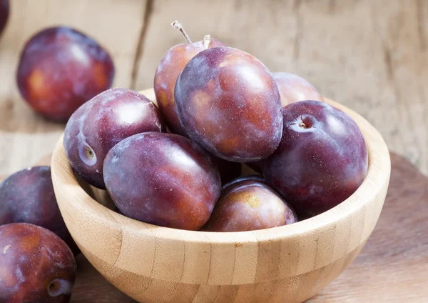 Deliciosas ameixas azuis — Fotografia de Stock