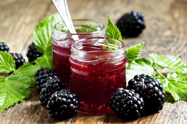 Tarro de mermelada de mora: fotografía de stock © 5PH #115073456 | Depositphotos