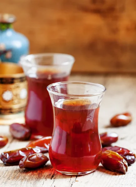 Two cups of black tea  in traditional Islamic cups — Stock Photo, Image