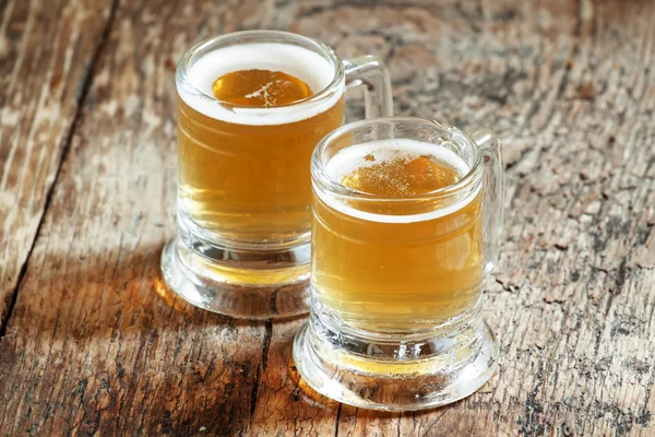 Pair of light beer — Stock Photo, Image