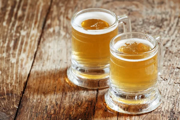 Pair of light beer — Stock Photo, Image