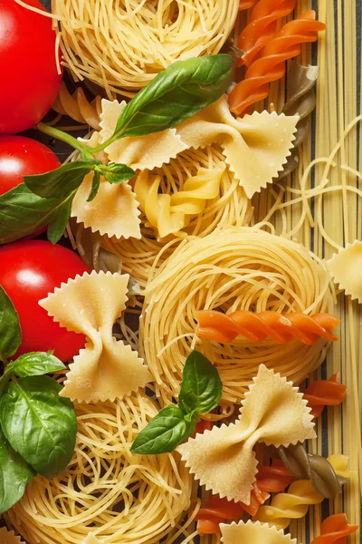 Pasta assortita, attenzione selettiva — Foto Stock