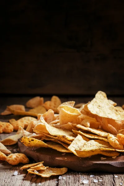 Mexikói kukorica chips, nachos, só — Stock Fotó