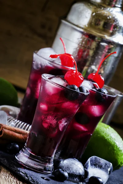 Berry alcoholic cocktail — Stock Photo, Image