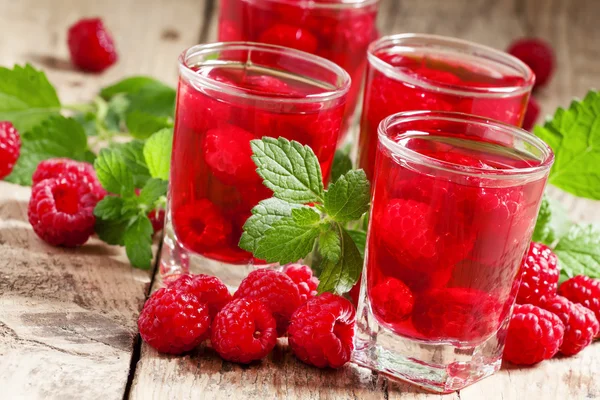 Red refreshing cocktail with raspberry and mint — Stock Photo, Image