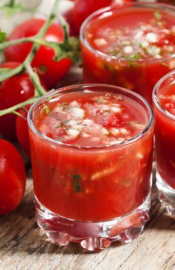 geleneksel domates gazpacho çorbası 