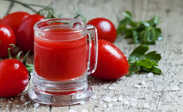 Χυμό ντομάτας σε ντεμοντέ κούπα — Φωτογραφία Αρχείου