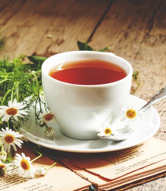 Bir fincan siyah çay.