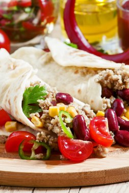 Geleneksel Meksika burrito 