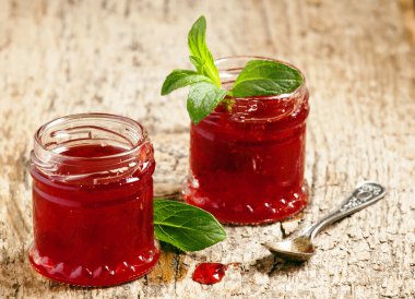 lezzetli ev yapımı çilek reçeli