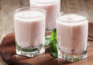 Taze ev yapımı yoğurt 