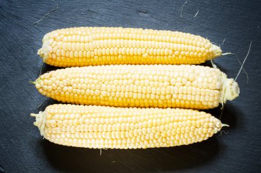 Olgun sarı mısır, üstten görünüm