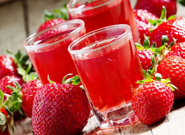 NET taze soğuk çilek suyu