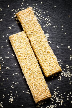 Susam tohumu bal ve dağınık tahıl Bar 