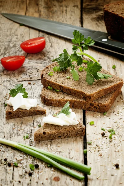 Сэндвичи с ржаным хлебом — стоковое фото
