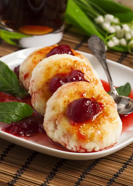 Homemade cottage cheese pancakes — Stock Photo, Image