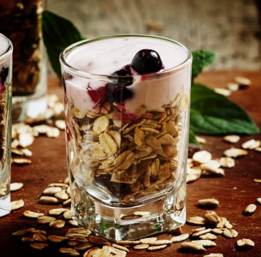 Müsli ile sağlıklı bir kahvaltı.