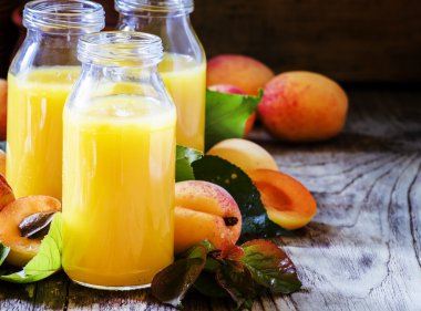 Kayısı smoothies, seçici odak