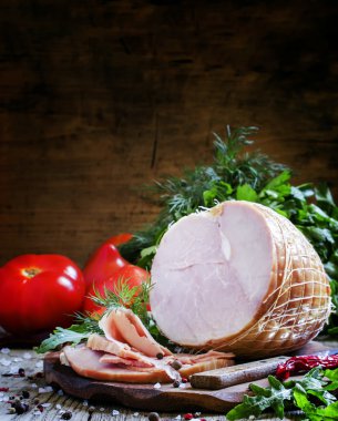 Domuz jambon, otlar ve baharatlar