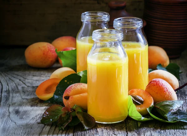 Abrikosmoothies, selektivt fokus - Stock-foto