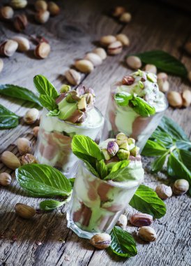 Fıstıklı dondurma.