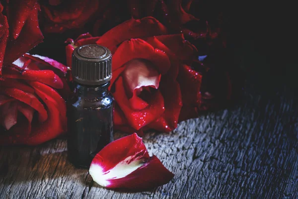 Cosmetische roos olie — Stockfoto
