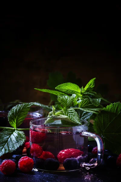 Nyári bogyó ital-és fűszernövények — Stock Fotó