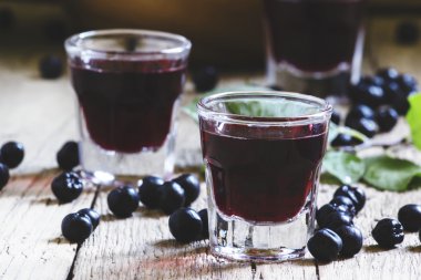 Aronia ev yapımı likör