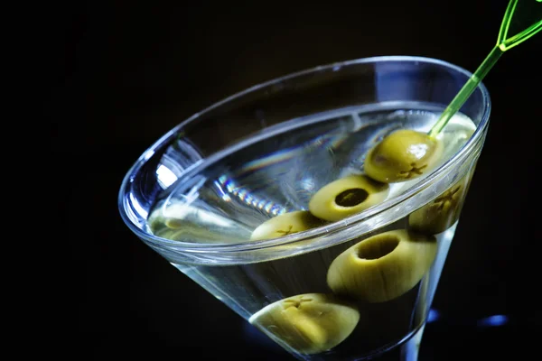 Dry martini with olives — Stock Photo, Image