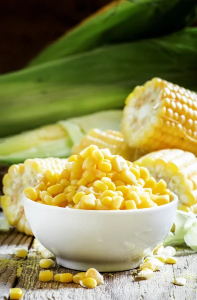 Canned sweet corn in white bowl — Stock Photo, Image