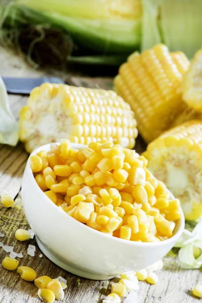 Canned sweet corn in white bowl — Stock Photo, Image