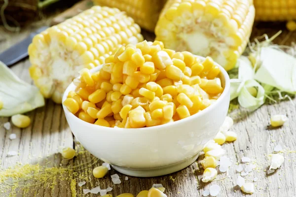 Canned sweet corn in white bowl — Stock Photo, Image