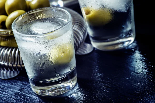 Алкогольний коктейль з сухим білим вермутом — стокове фото
