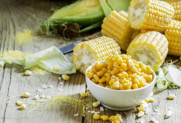 Boiled corn, maize cobs — Stock Photo, Image