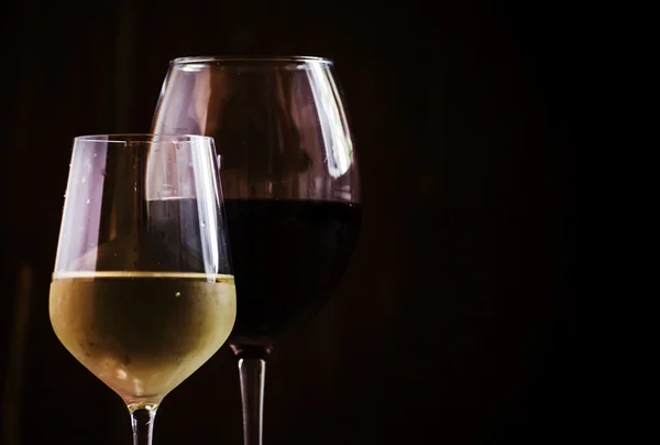 Beyaz ve kırmızı şarap Kuru, — Stok fotoğraf