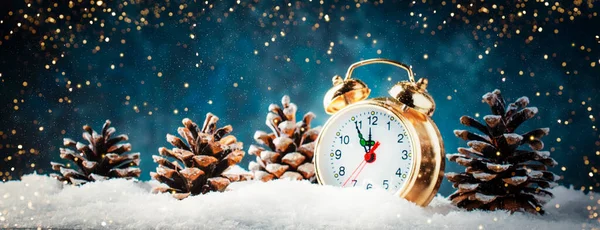 Christmas New Year Background Golden Alarm Clock Snowdrifts Blue Background — Stock Photo, Image